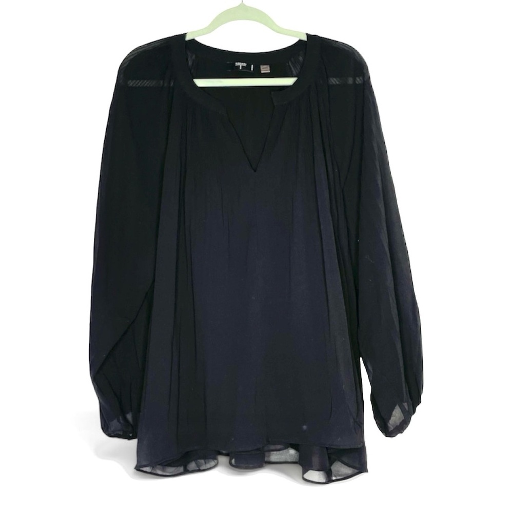 Tahari Woman Plus Size V-neck Black dressy long sleeve pleated blouse Size 3X